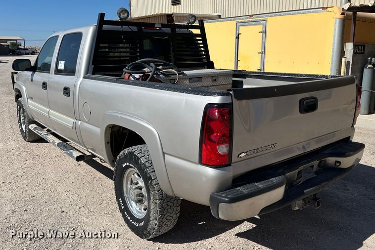 image for item DK6679 2006 Chevrolet Silverado 2500HD Crew Cab pickup truck