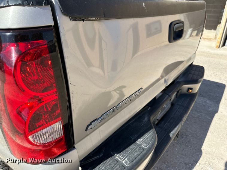 image for item DK6679 2006 Chevrolet Silverado 2500HD Crew Cab pickup truck