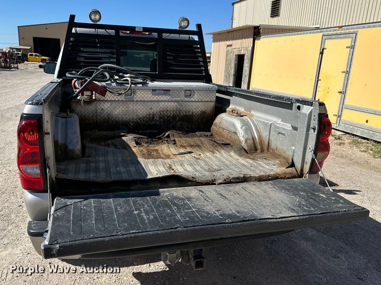 image for item DK6679 2006 Chevrolet Silverado 2500HD Crew Cab pickup truck