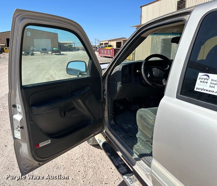 image for item DK6679 2006 Chevrolet Silverado 2500HD Crew Cab pickup truck