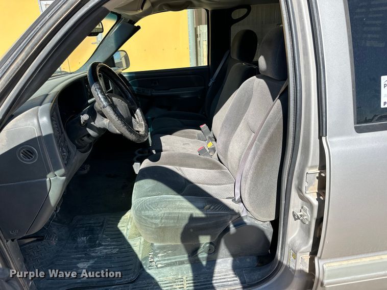 image for item DK6679 2006 Chevrolet Silverado 2500HD Crew Cab pickup truck