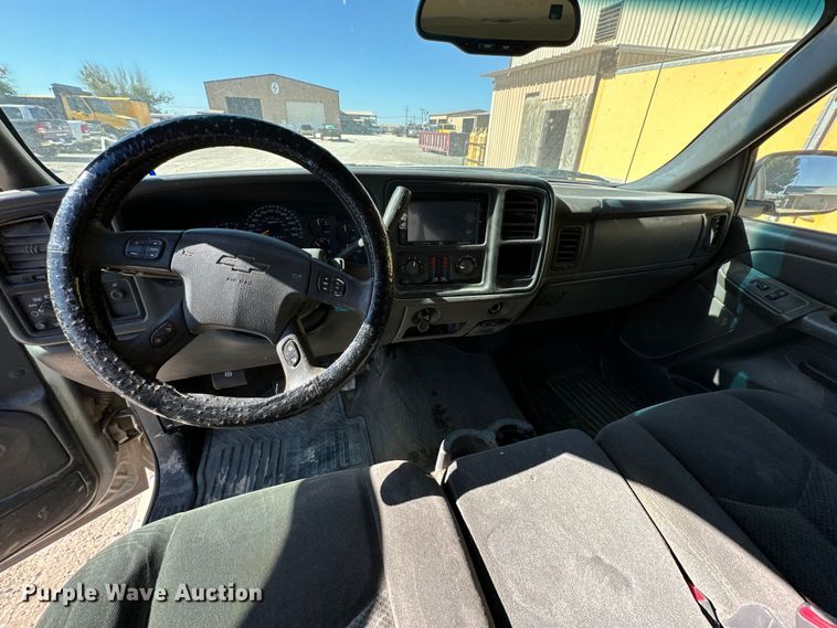 image for item DK6679 2006 Chevrolet Silverado 2500HD Crew Cab pickup truck