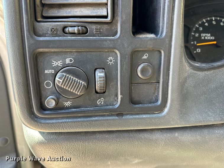 image for item DK6679 2006 Chevrolet Silverado 2500HD Crew Cab pickup truck