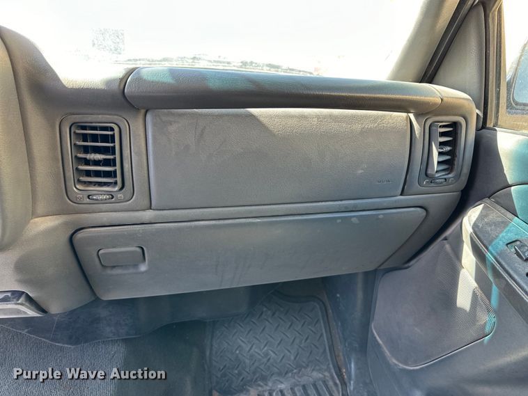 image for item DK6679 2006 Chevrolet Silverado 2500HD Crew Cab pickup truck