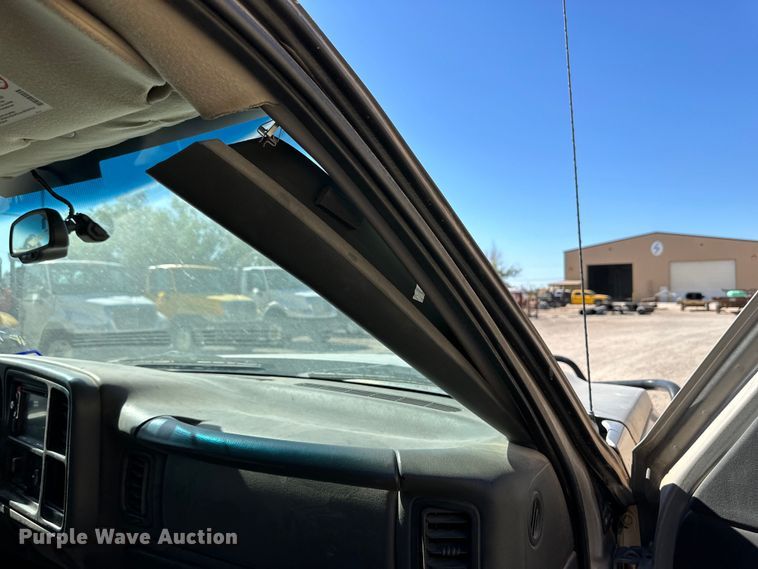 image for item DK6679 2006 Chevrolet Silverado 2500HD Crew Cab pickup truck