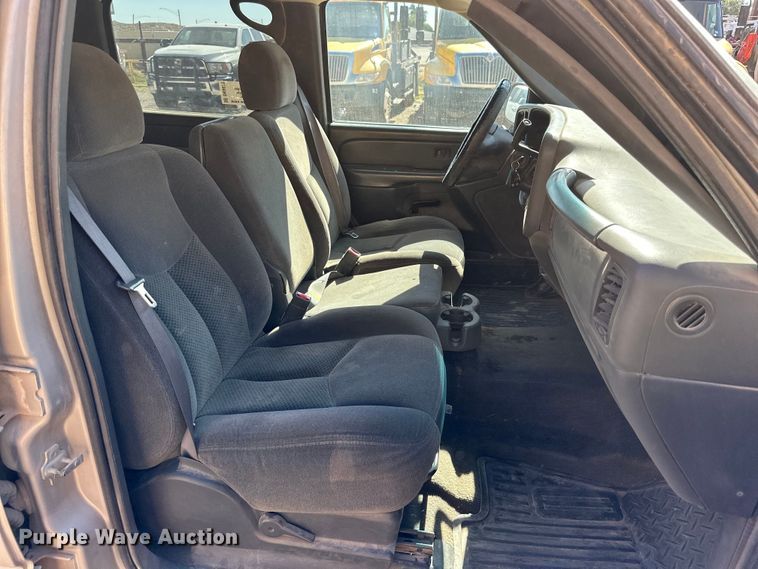 image for item DK6679 2006 Chevrolet Silverado 2500HD Crew Cab pickup truck