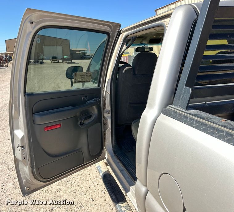 image for item DK6679 2006 Chevrolet Silverado 2500HD Crew Cab pickup truck