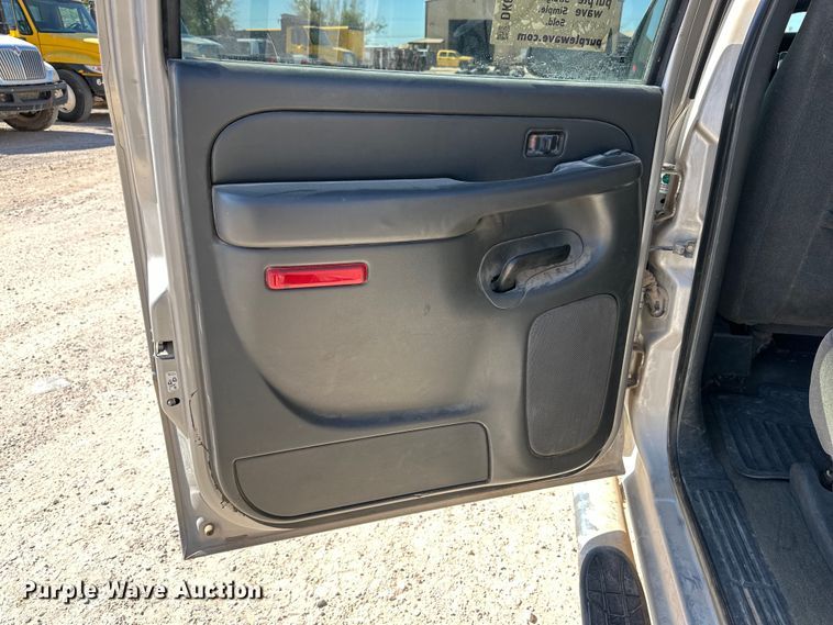 image for item DK6679 2006 Chevrolet Silverado 2500HD Crew Cab pickup truck