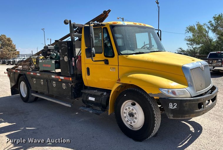 image for item DK6681 2006 International 4300 winch truck