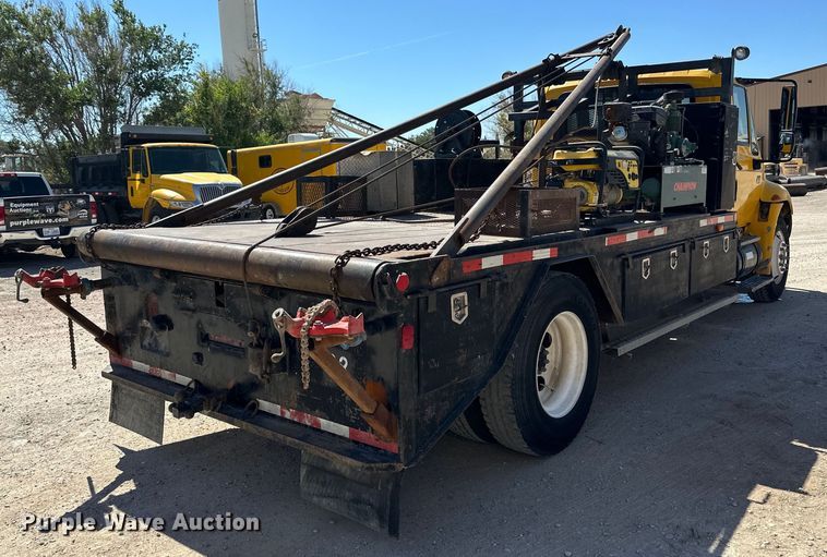 image for item DK6681 2006 International 4300 winch truck