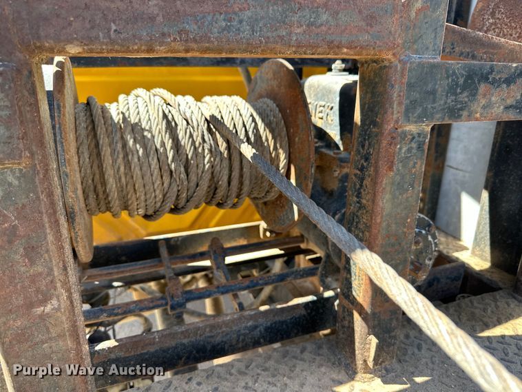 image for item DK6681 2006 International 4300 winch truck