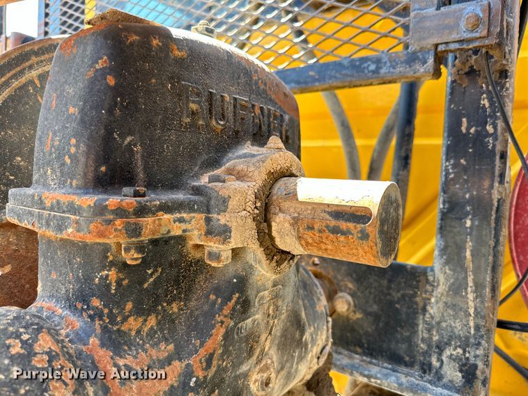 image for item DK6681 2006 International 4300 winch truck