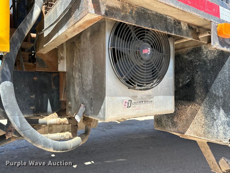 image for item DK6681 2006 International 4300 winch truck