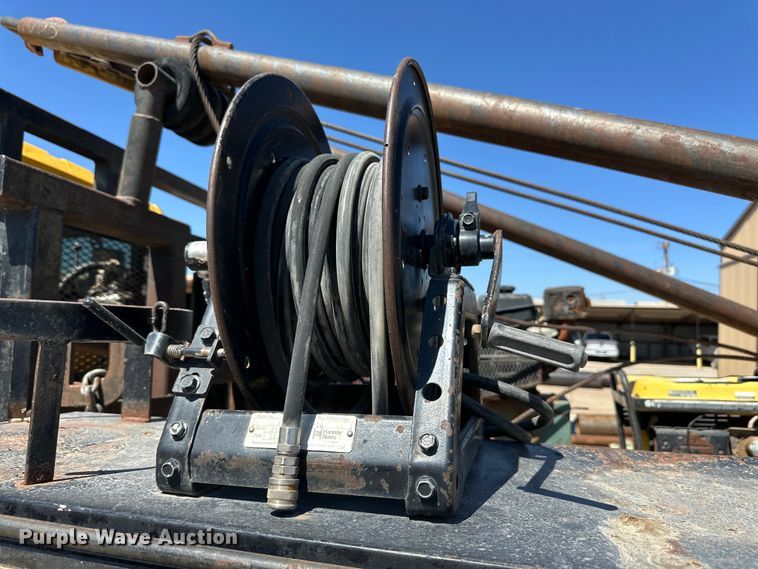 image for item DK6681 2006 International 4300 winch truck