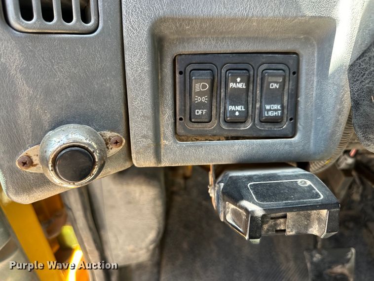 image for item DK6681 2006 International 4300 winch truck