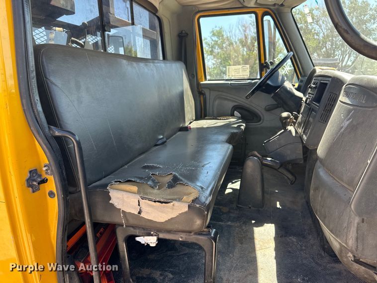 image for item DK6681 2006 International 4300 winch truck