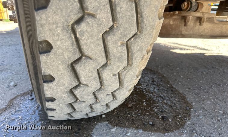 image for item DK6681 2006 International 4300 winch truck