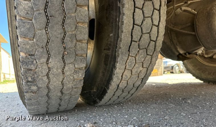 image for item DK6681 2006 International 4300 winch truck