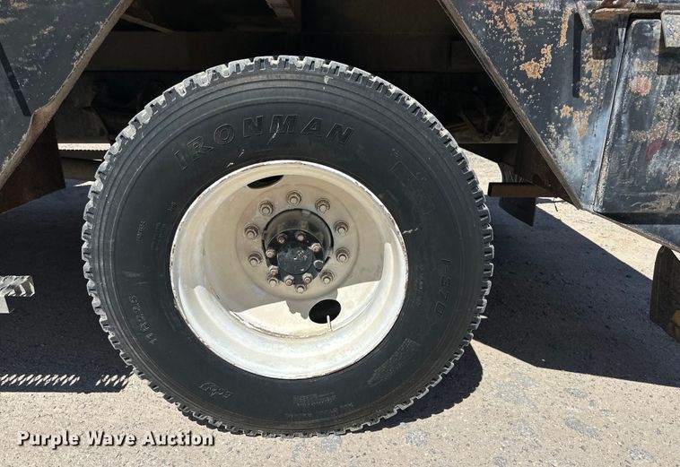 image for item DK6681 2006 International 4300 winch truck