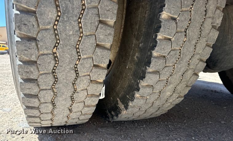 image for item DK6681 2006 International 4300 winch truck