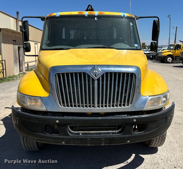 image for item DK6682 2007 International 4300 winch truck