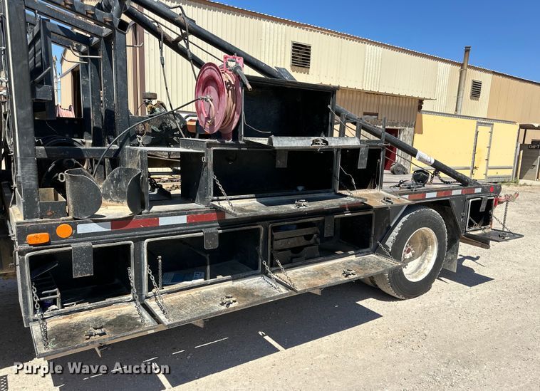 image for item DK6682 2007 International 4300 winch truck