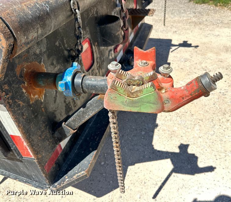 image for item DK6682 2007 International 4300 winch truck