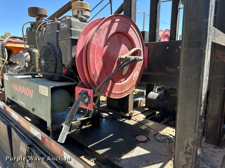 image for item DK6682 2007 International 4300 winch truck