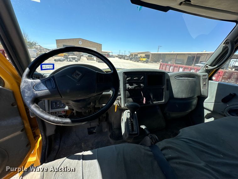 image for item DK6682 2007 International 4300 winch truck