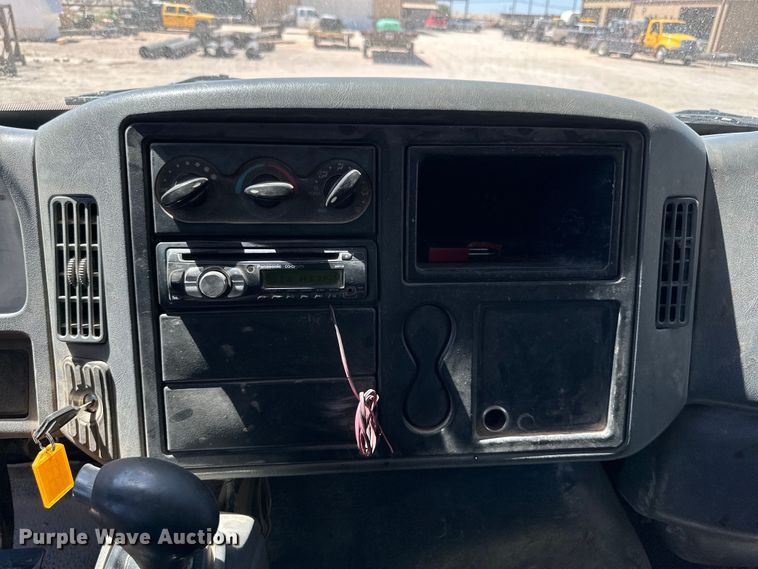 image for item DK6682 2007 International 4300 winch truck