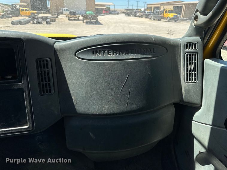 image for item DK6682 2007 International 4300 winch truck