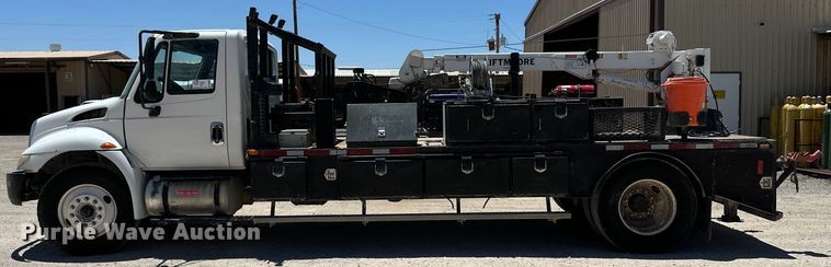 image for item DK6684 2013 International  DuraStar 4300 flatbed truck with crane