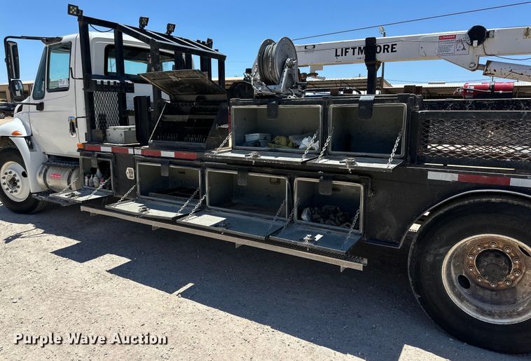 image for item DK6684 2013 International  DuraStar 4300 flatbed truck with crane