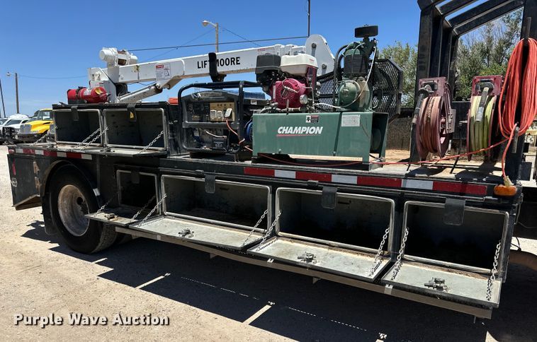 image for item DK6684 2013 International  DuraStar 4300 flatbed truck with crane