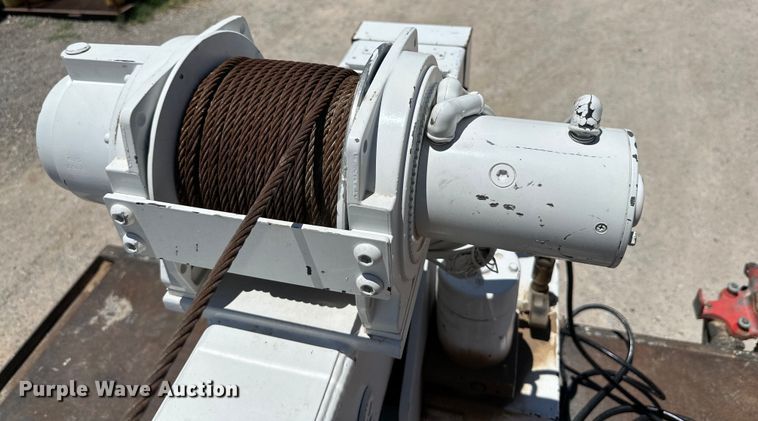 image for item DK6684 2013 International  DuraStar 4300 flatbed truck with crane