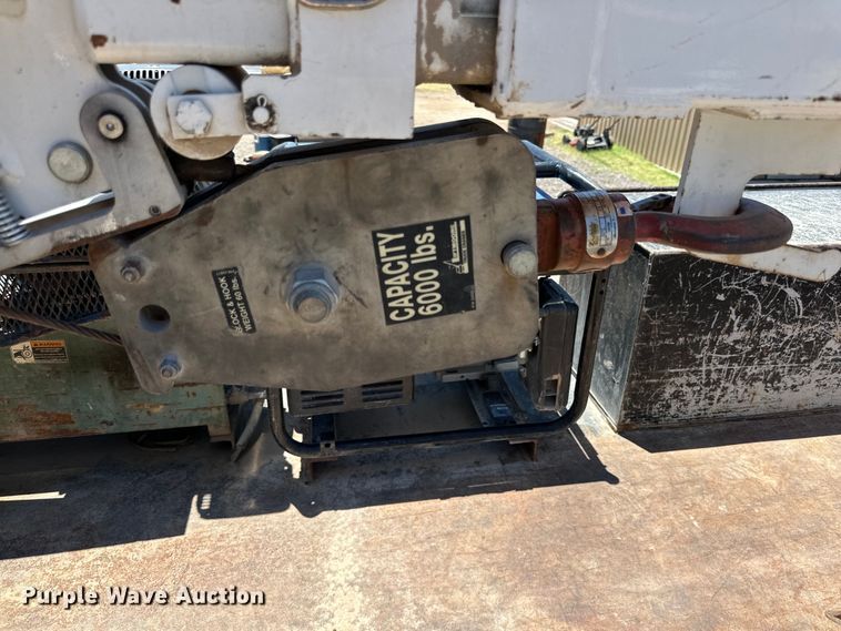 image for item DK6684 2013 International  DuraStar 4300 flatbed truck with crane