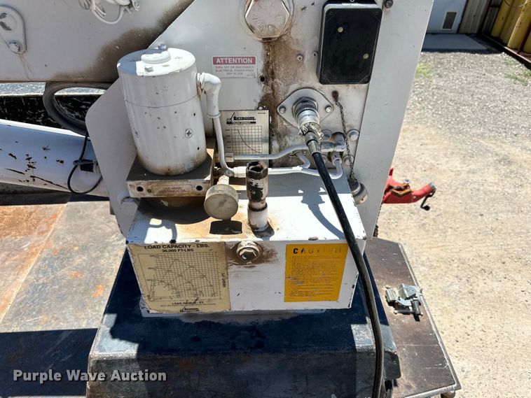 image for item DK6684 2013 International  DuraStar 4300 flatbed truck with crane