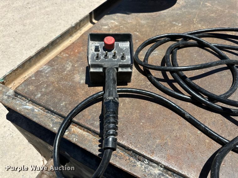 image for item DK6684 2013 International  DuraStar 4300 flatbed truck with crane