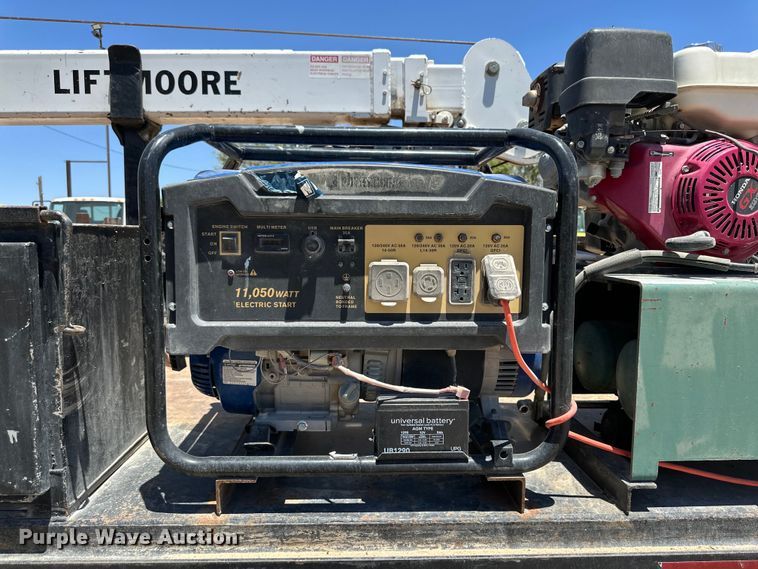 image for item DK6684 2013 International  DuraStar 4300 flatbed truck with crane