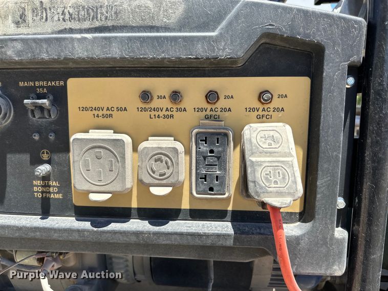 image for item DK6684 2013 International  DuraStar 4300 flatbed truck with crane