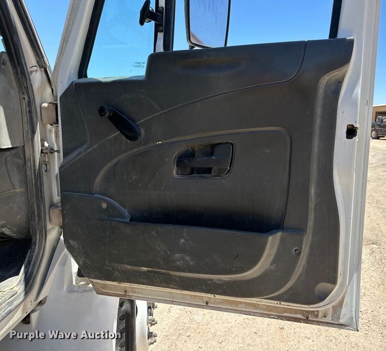 image for item DK6684 2013 International  DuraStar 4300 flatbed truck with crane