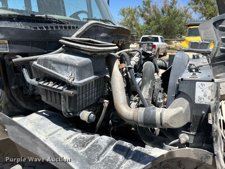 image for item DK6684 2013 International  DuraStar 4300 flatbed truck with crane