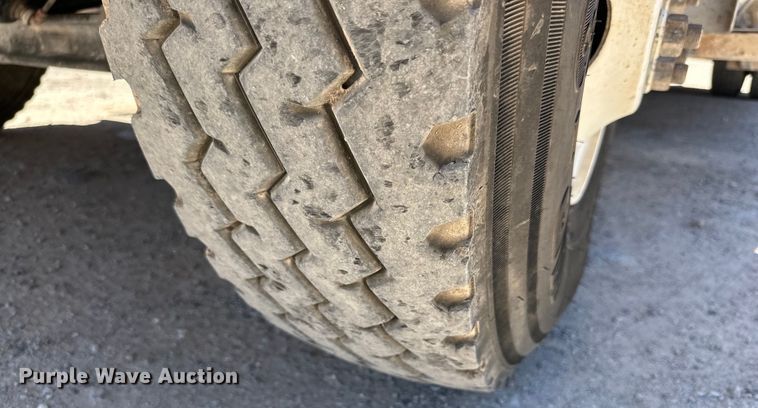 image for item DK6684 2013 International  DuraStar 4300 flatbed truck with crane