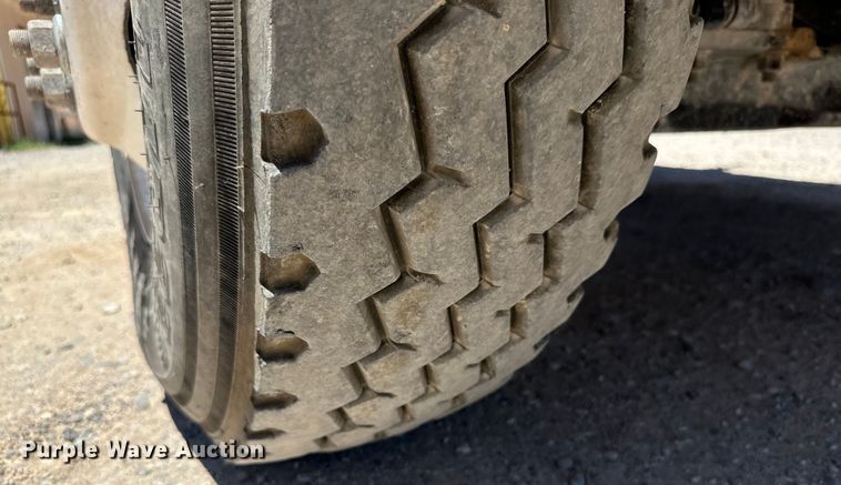 image for item DK6684 2013 International  DuraStar 4300 flatbed truck with crane