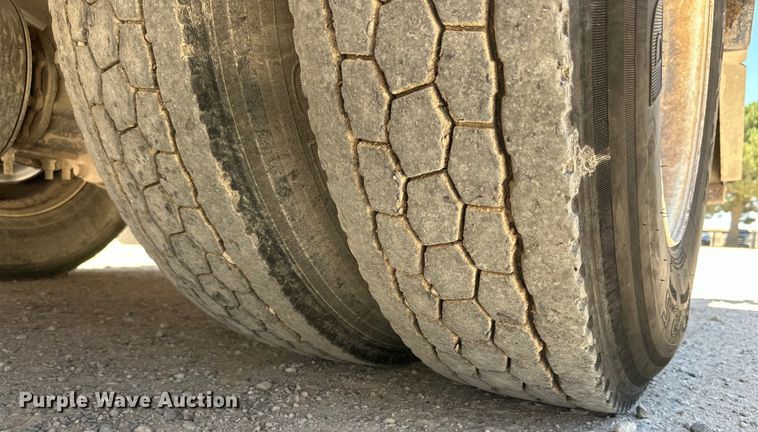 image for item DK6684 2013 International  DuraStar 4300 flatbed truck with crane