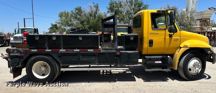 image for item DK6685 2006 International 4300 flatbed truck