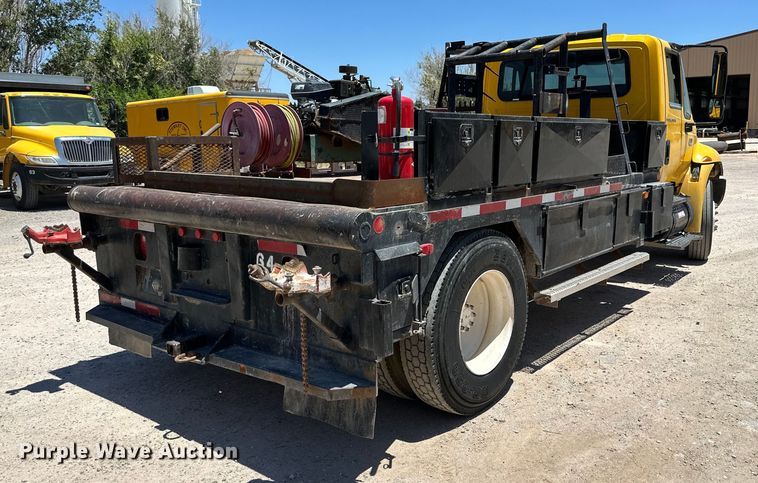 image for item DK6685 2006 International 4300 flatbed truck