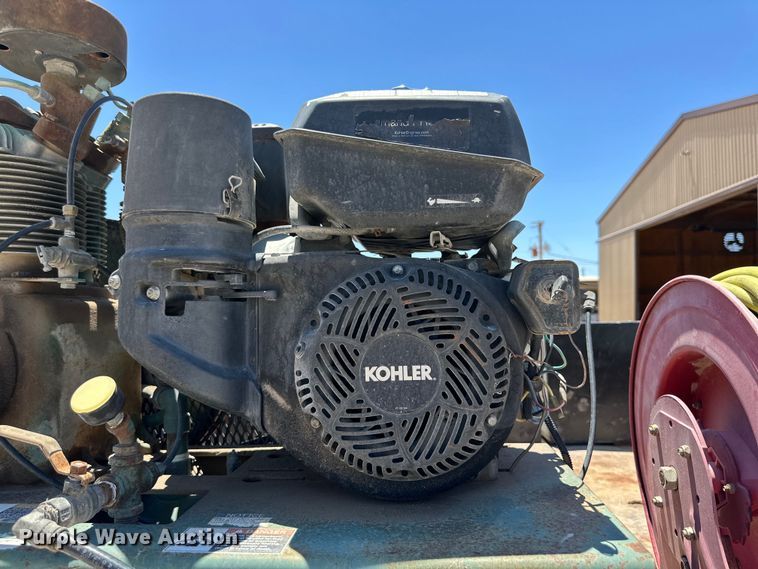 image for item DK6685 2006 International 4300 flatbed truck