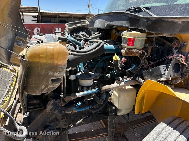 image for item DK6685 2006 International 4300 flatbed truck