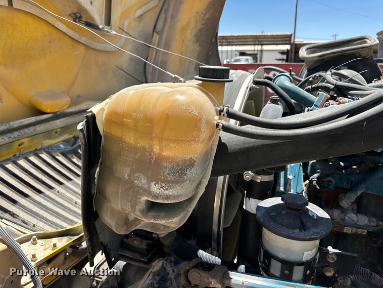 image for item DK6685 2006 International 4300 flatbed truck